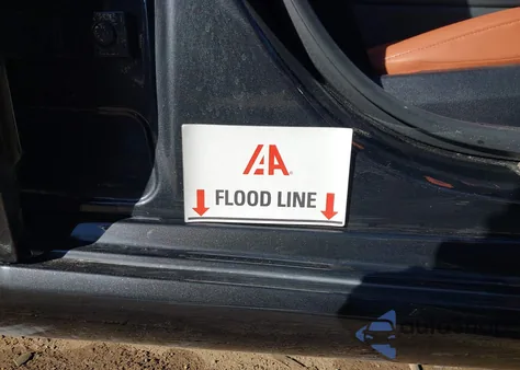 2023 Mercedes-Benz C 300 4Matic z USA, uszkodzony, nr VIN W1KAF4HB9PR082323